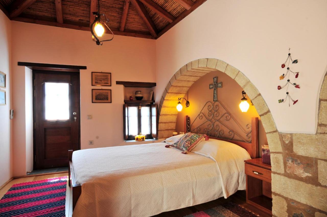 Izambo Guest Houses Monemvasía Exterior photo